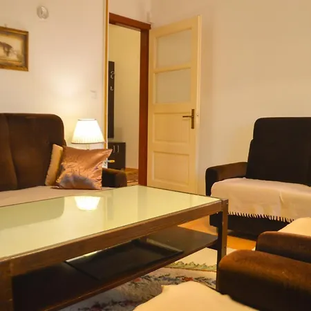 Apartment Comodo *