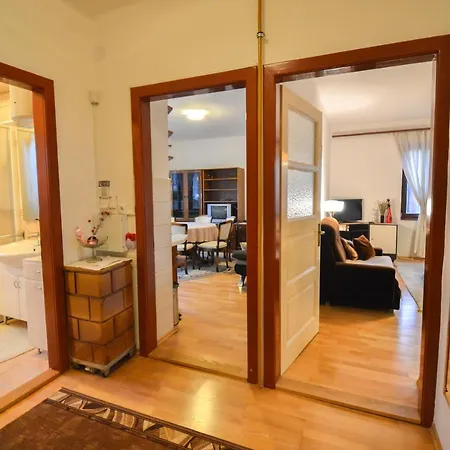 Apartment Comodo